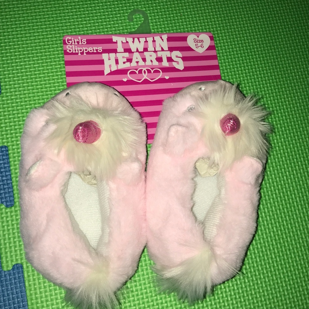 NWT Girls Pink Unicorn Slippers size 4/5